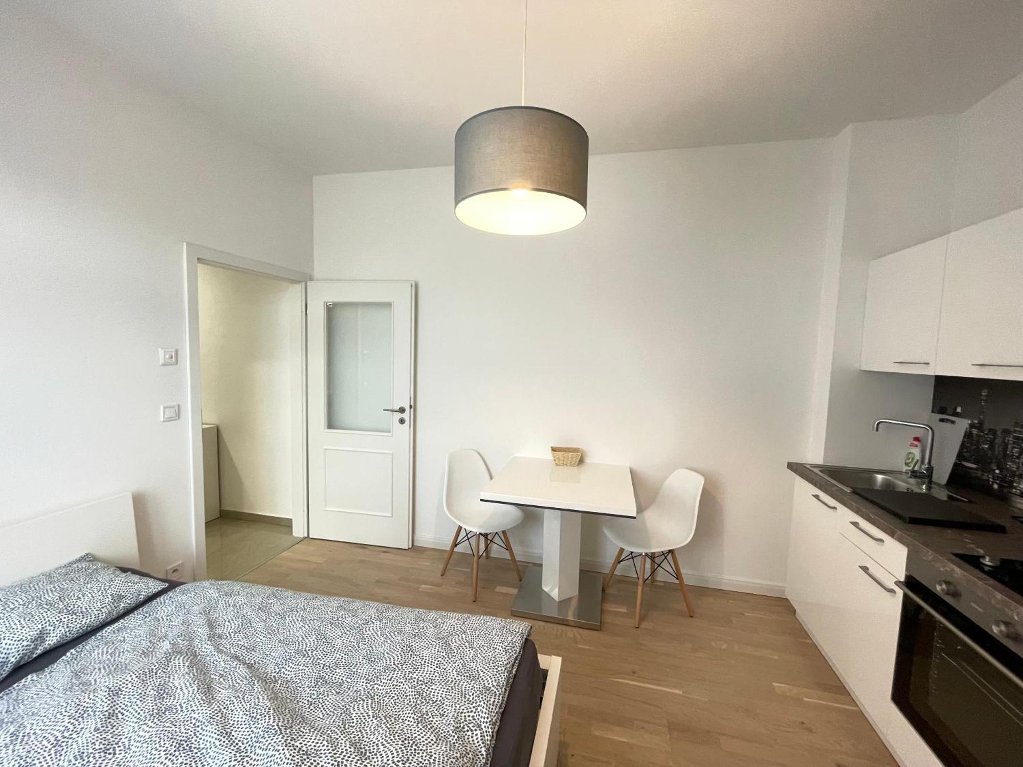 Wash Apartment On Metro Prague 1 Exterior photo